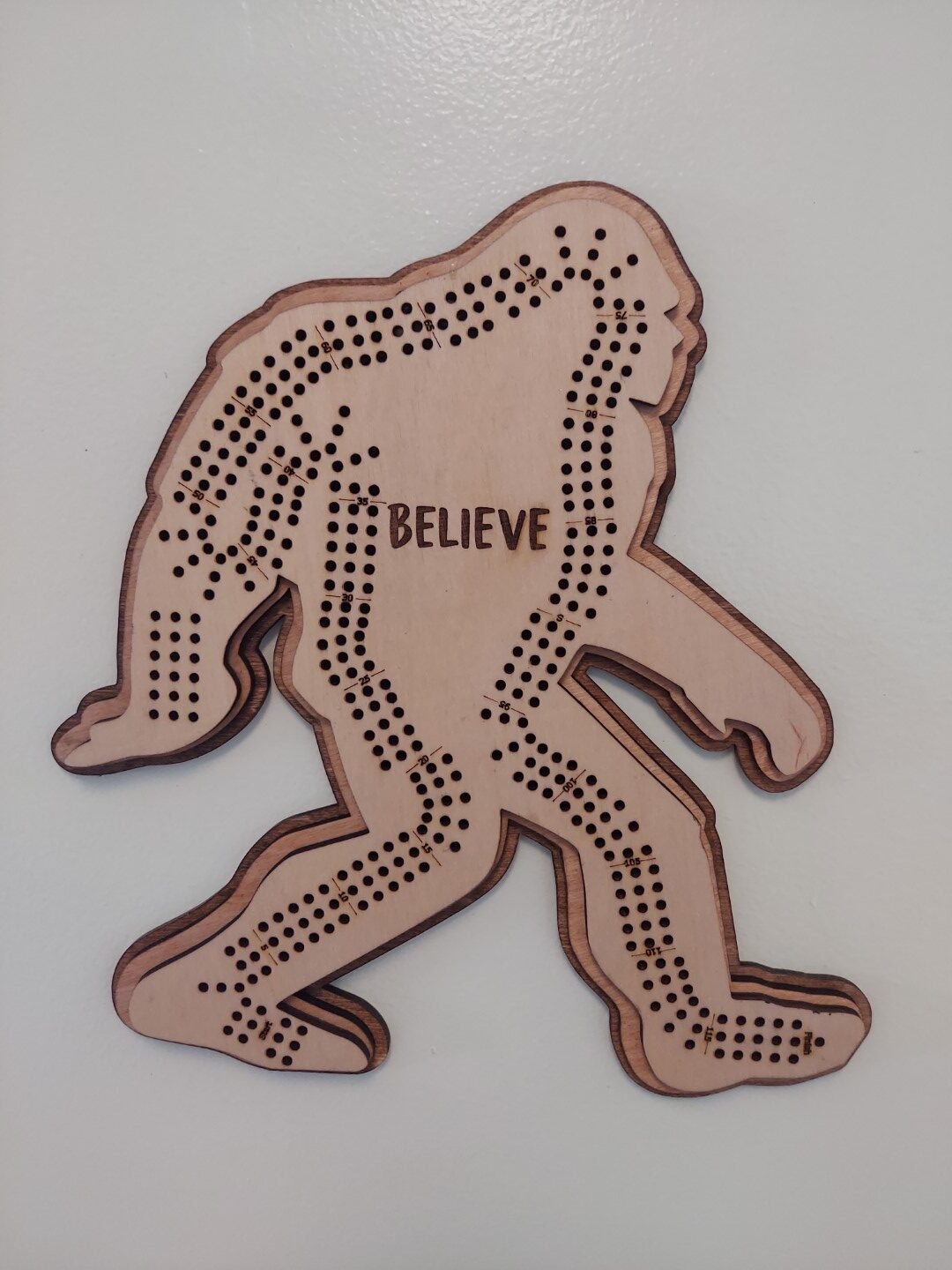 Big foot cribbage board, unique bigfoot game for all the sasquatch believers. Perfect cryptid gift for card game and outdoors enthusiasts - Image 2