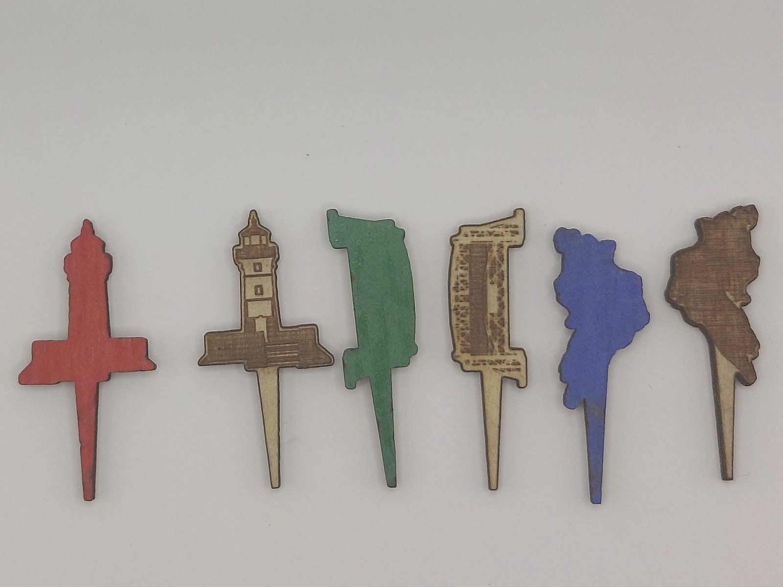 Lake Superior cribbage board, unique gift for great lakes lover or boating enthusiast. Custom themed pegs. Great for game night or wall art - Image 3