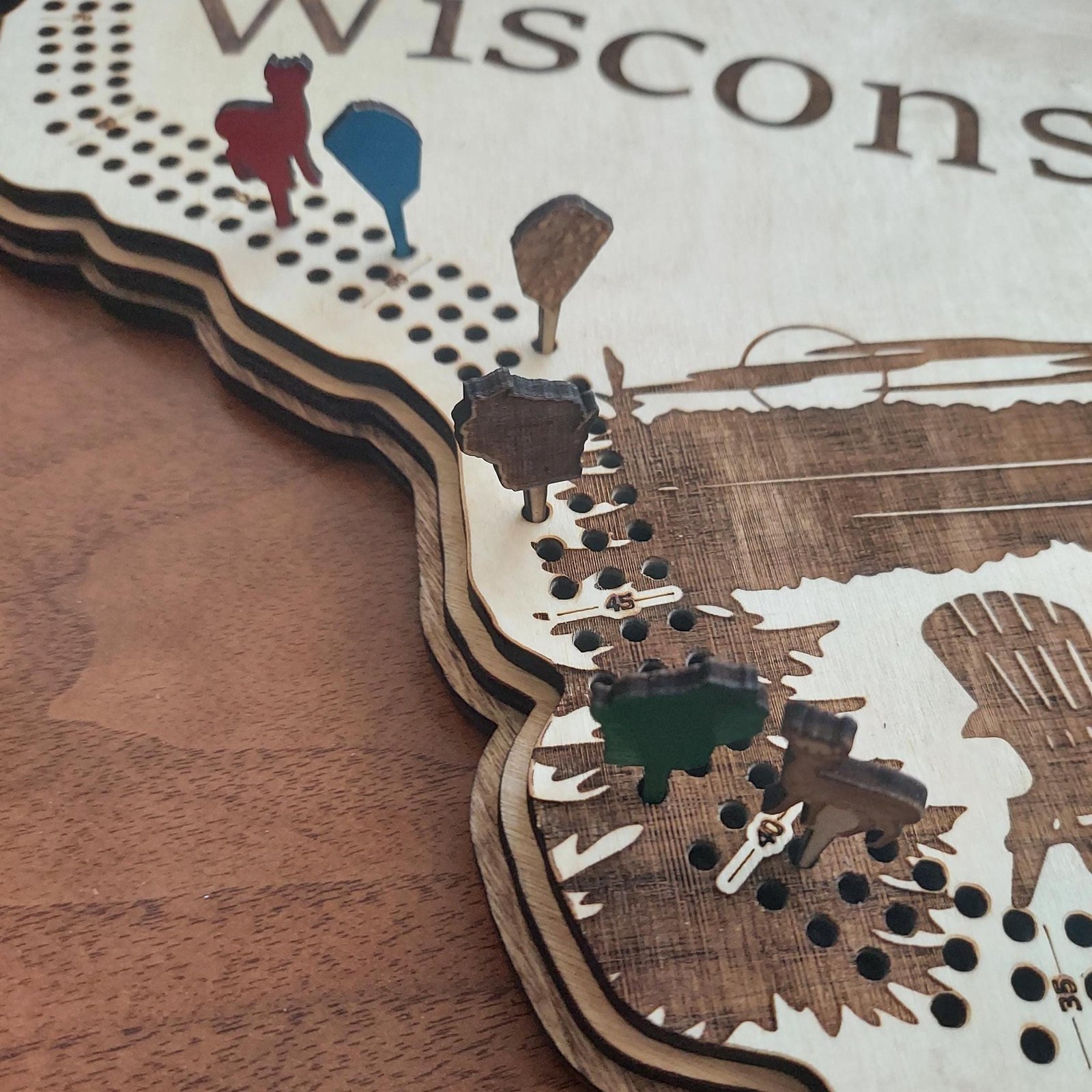 Wisconsin cribbage board, laser cut wood in Wisconsin shape, game board, and wall display and in one. Midwestern family game and gift. - Image 6